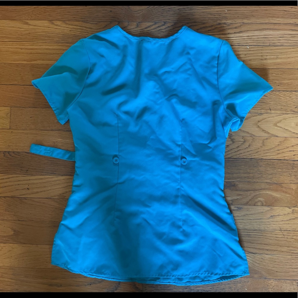 Scrub top - Picture 2 of 3